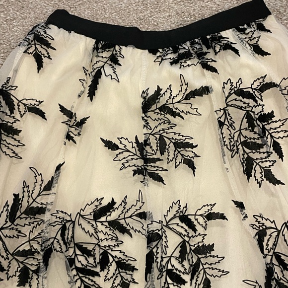 Elegant Black and Cream Midi Skirt NWOT - Picture 2 of 4